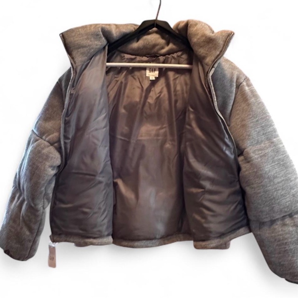 NWT GAP Relaxed Fit Short Gray Puffer Jacket size XL Women’s - Picture 5 of 9